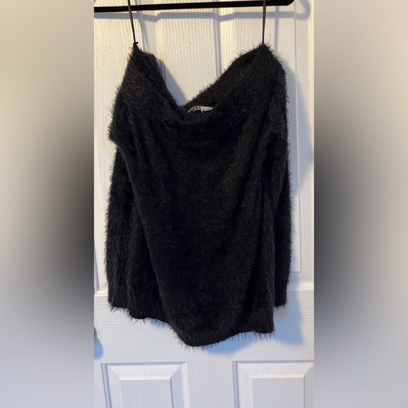 Beautiful off the shoulder sweater from Brave Soul. Worn once, Perfdct condition - Picture 1 of 3
